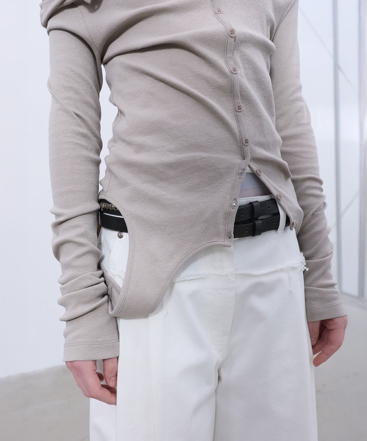 엘씨디씨티엠(LCDC™) TWO-WAY BUTTON-UP TOP (BEIGE)