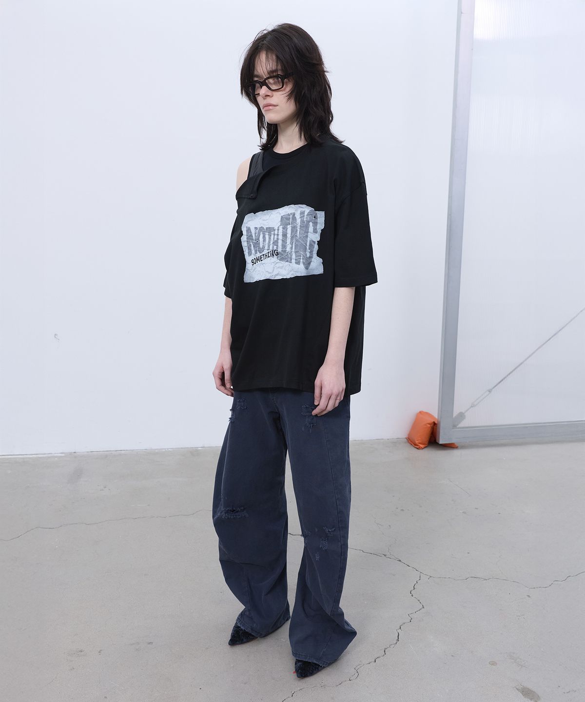엘씨디씨티엠(LCDC™) OPENED OVERSIZED T-SHIRT (BLACK)