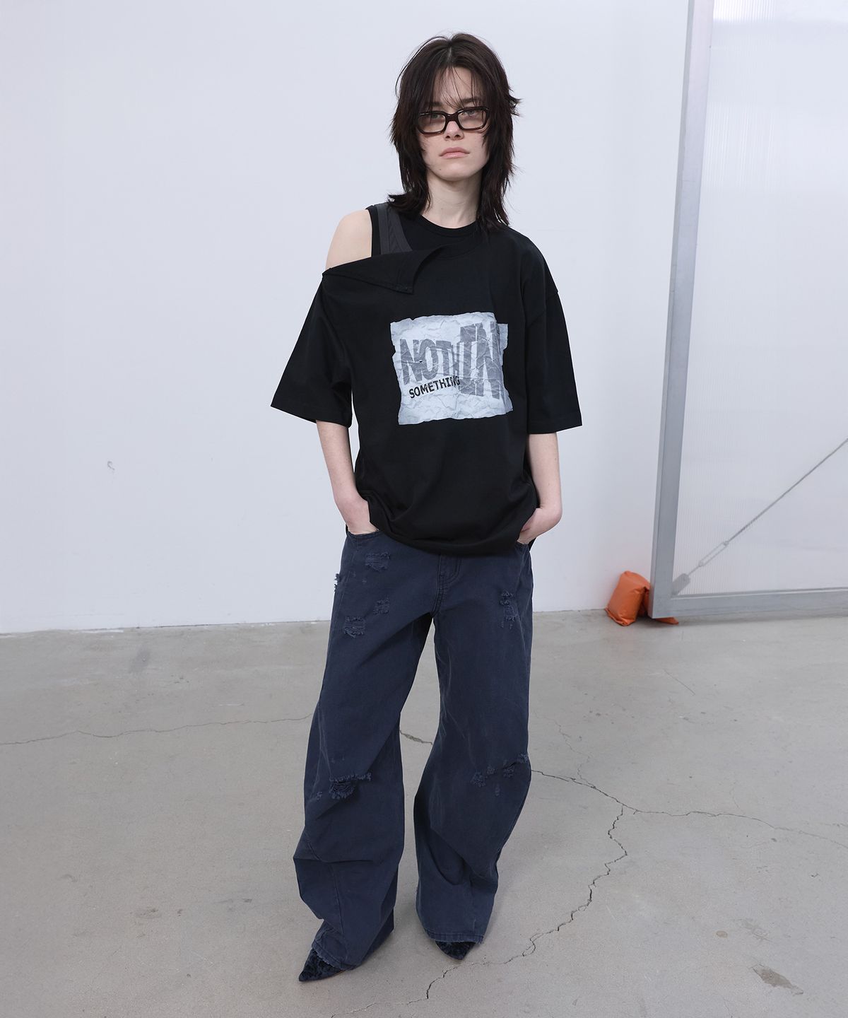 엘씨디씨티엠(LCDC™) OPENED OVERSIZED T-SHIRT (BLACK)