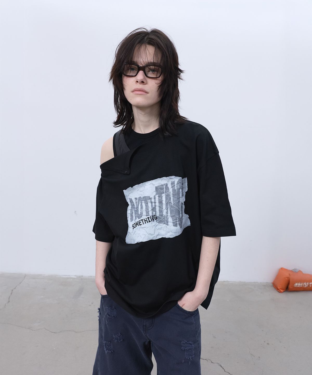 엘씨디씨티엠(LCDC™) OPENED OVERSIZED T-SHIRT (BLACK)