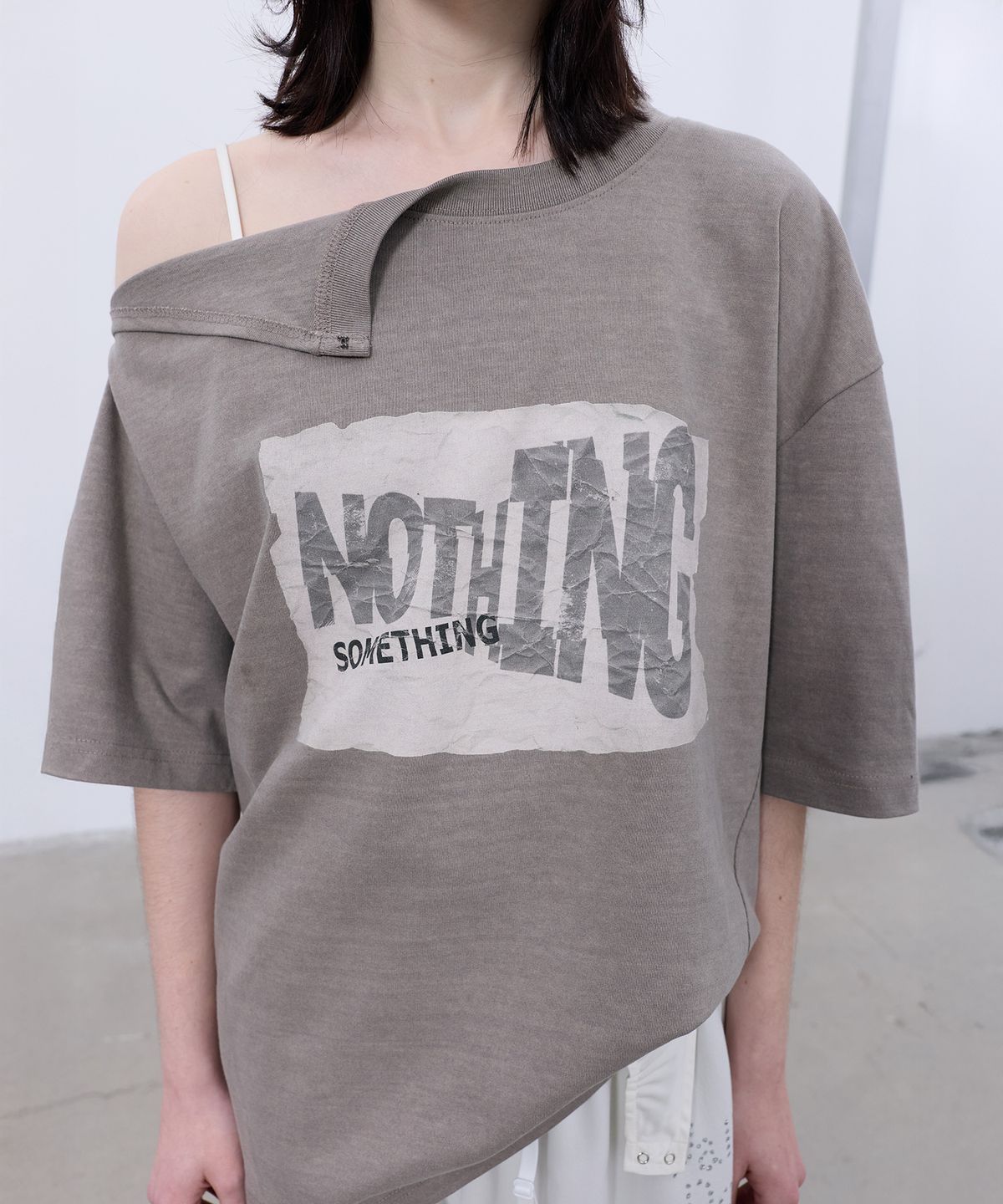 엘씨디씨티엠(LCDC™) OPENED OVERSIZED T-SHIRT (COCOA)
