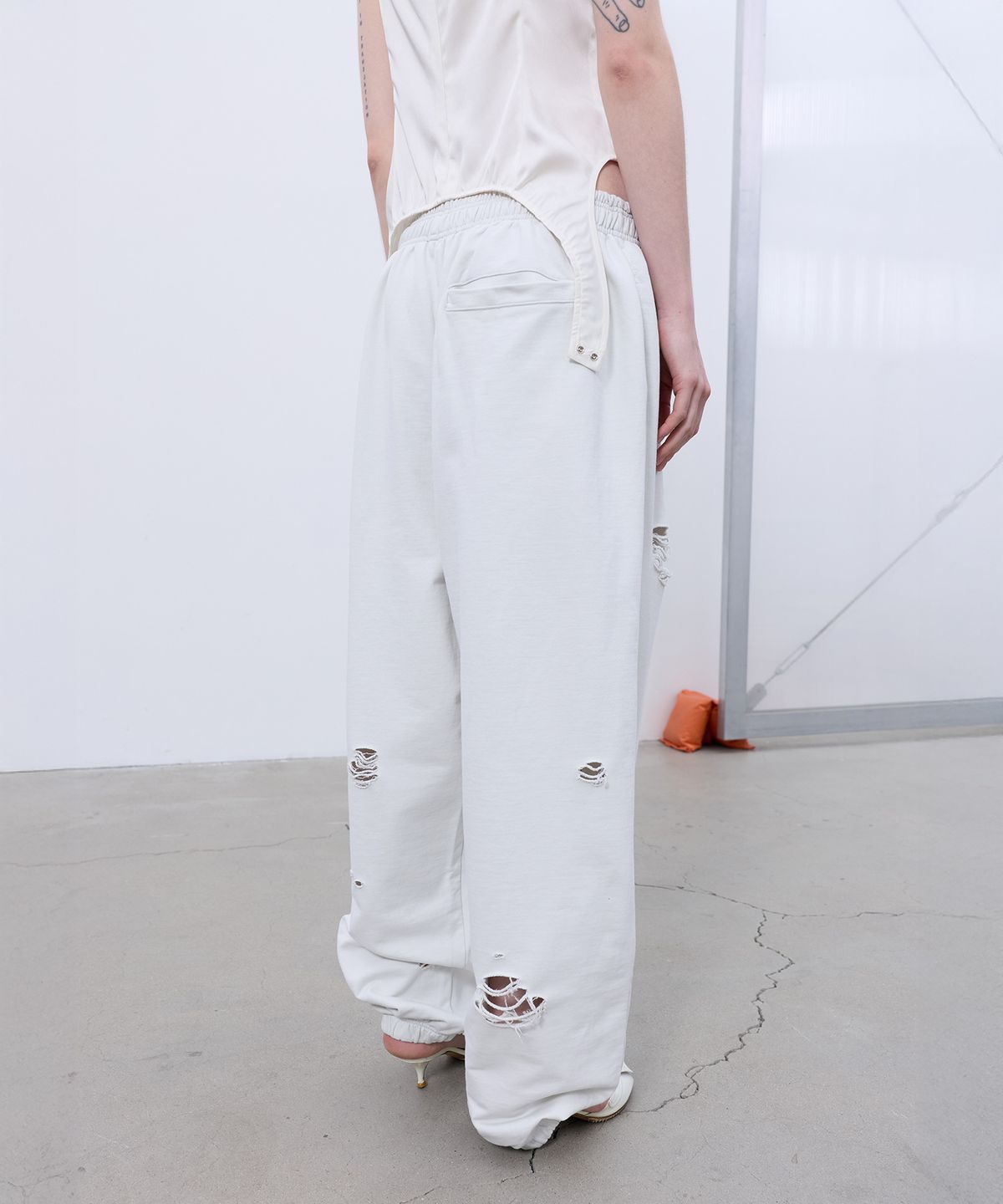 엘씨디씨티엠(LCDC™) PRINTED SWEATPANTS (LIGHT BEIGE)