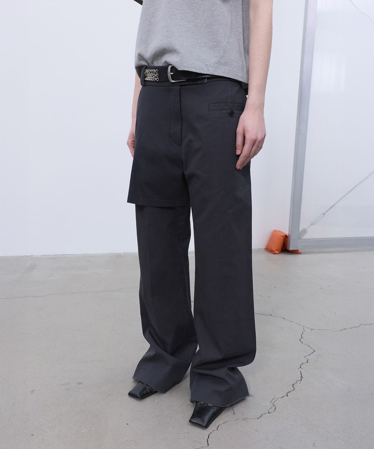 엘씨디씨티엠(LCDC™) OVERLAY STRAIGHT PANTS (DARK GREY)