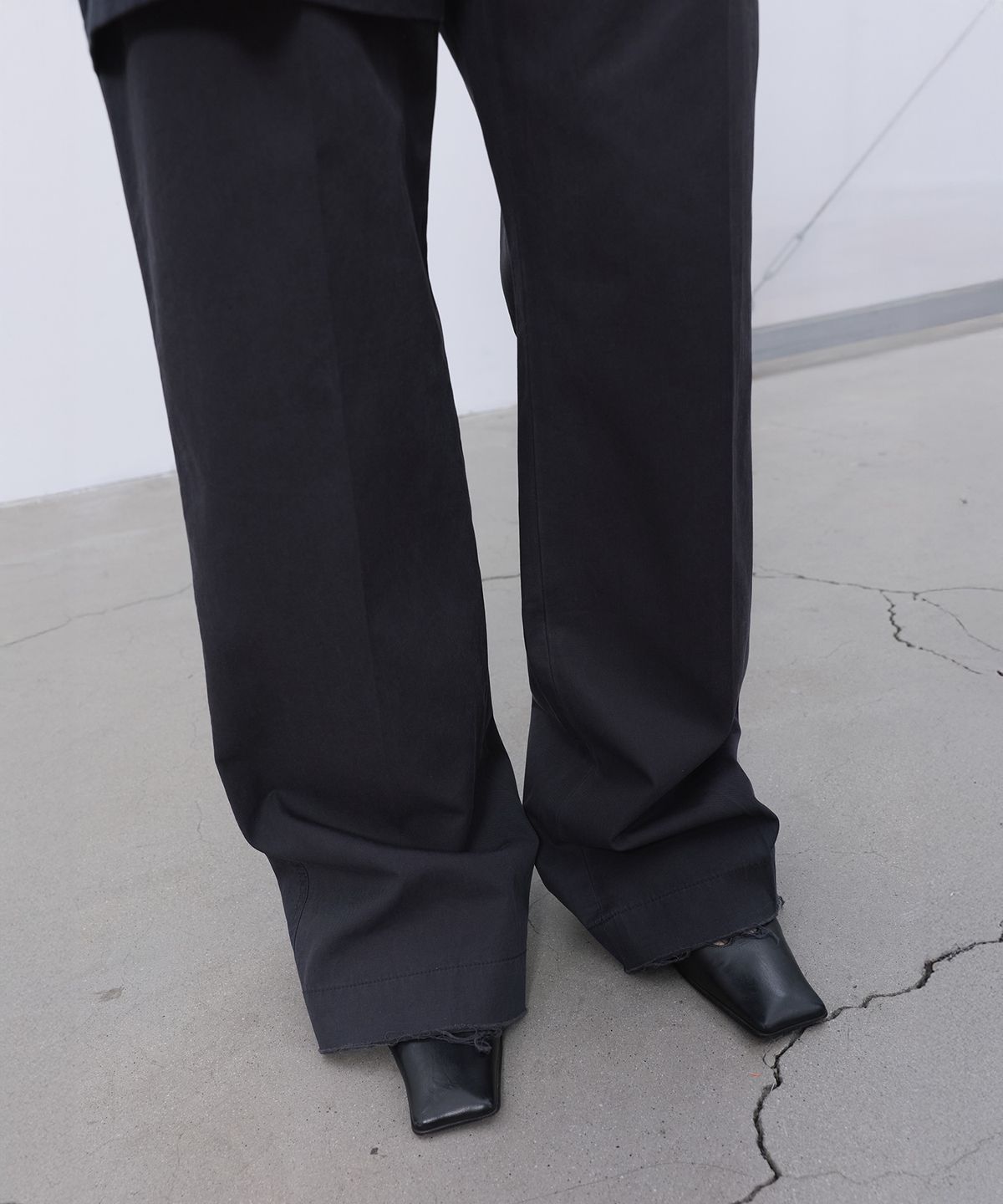 엘씨디씨티엠(LCDC™) OVERLAY STRAIGHT PANTS (DARK GREY)