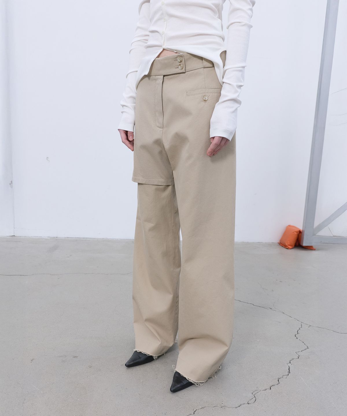 엘씨디씨티엠(LCDC™) OVERLAY STRAIGHT PANTS (BEIGE)