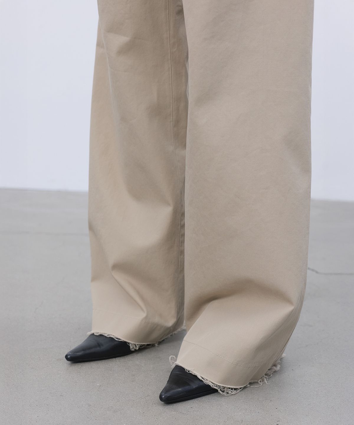 엘씨디씨티엠(LCDC™) OVERLAY STRAIGHT PANTS (BEIGE)
