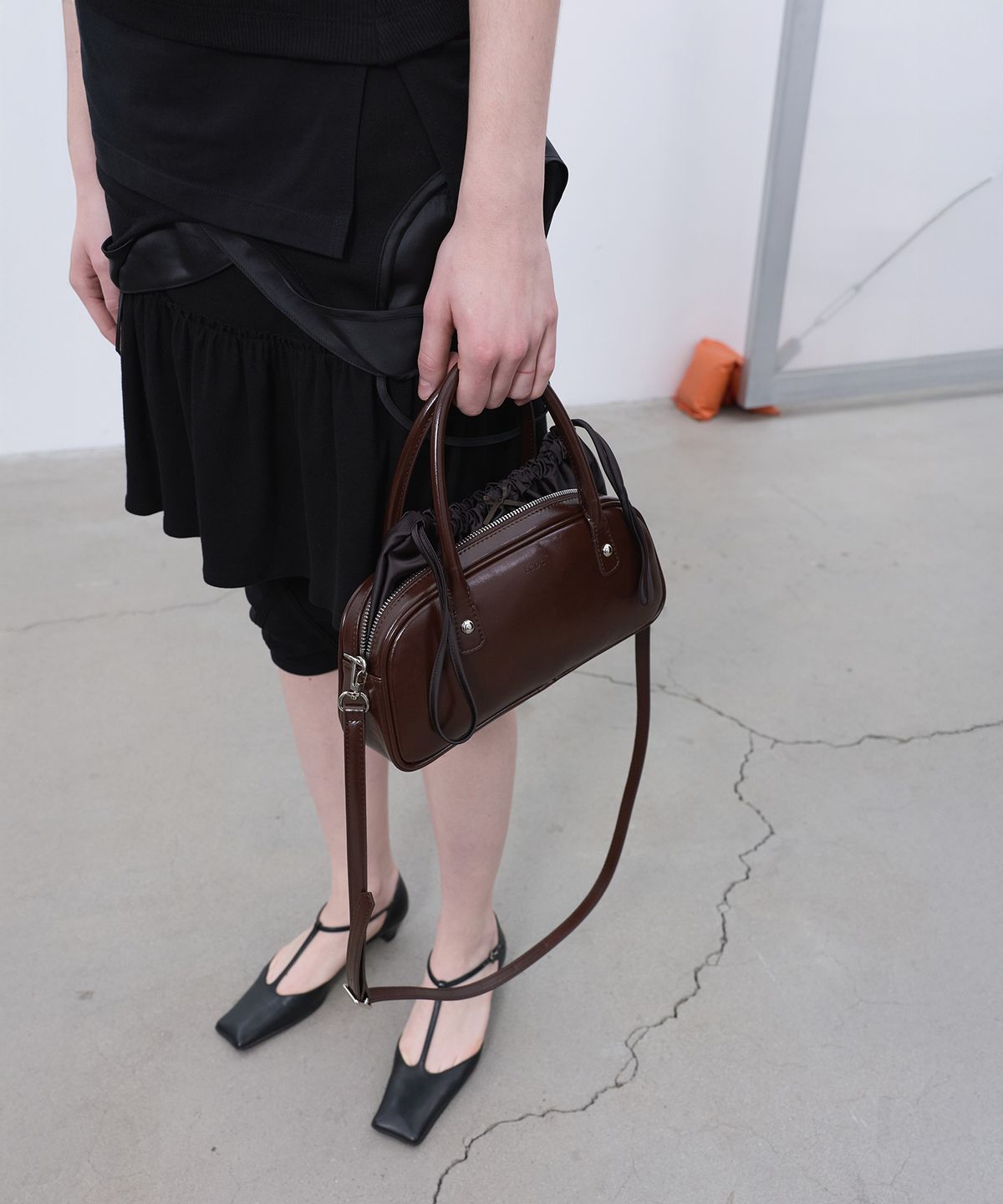 엘씨디씨티엠(LCDC™) RIBBON DRAWSTRING TOTE BAG (BROWN)