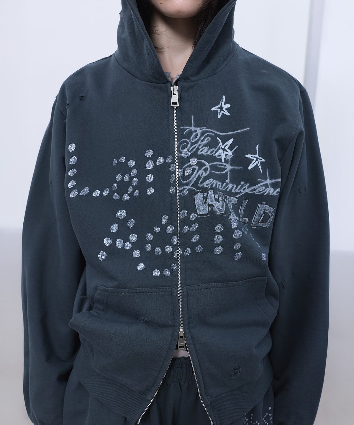 엘씨디씨티엠(LCDC™) PRINTED HOOD ZIP-UP (GREY)