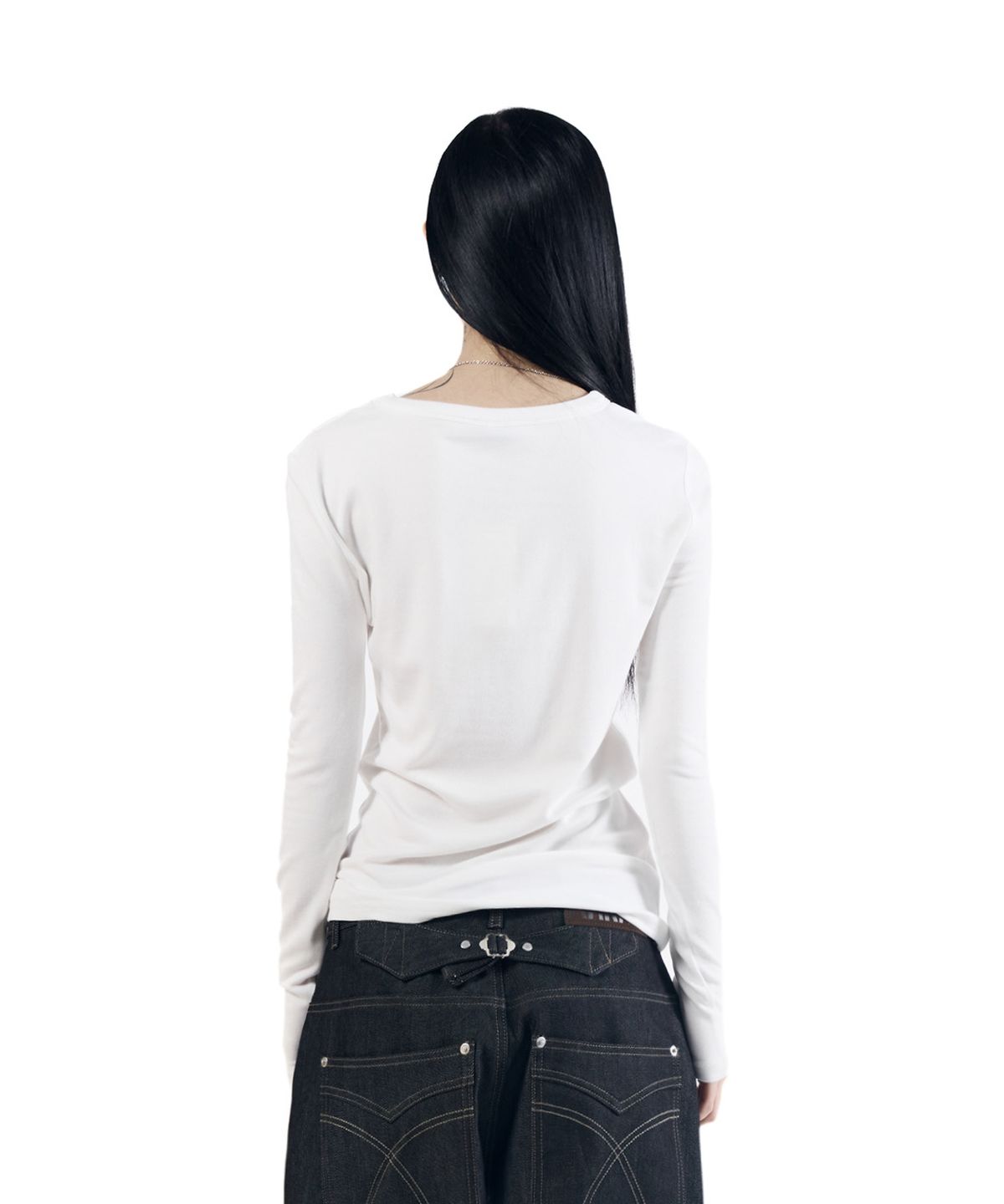 아캄(AAKAM) Cross Patch Long Sleeve (White)