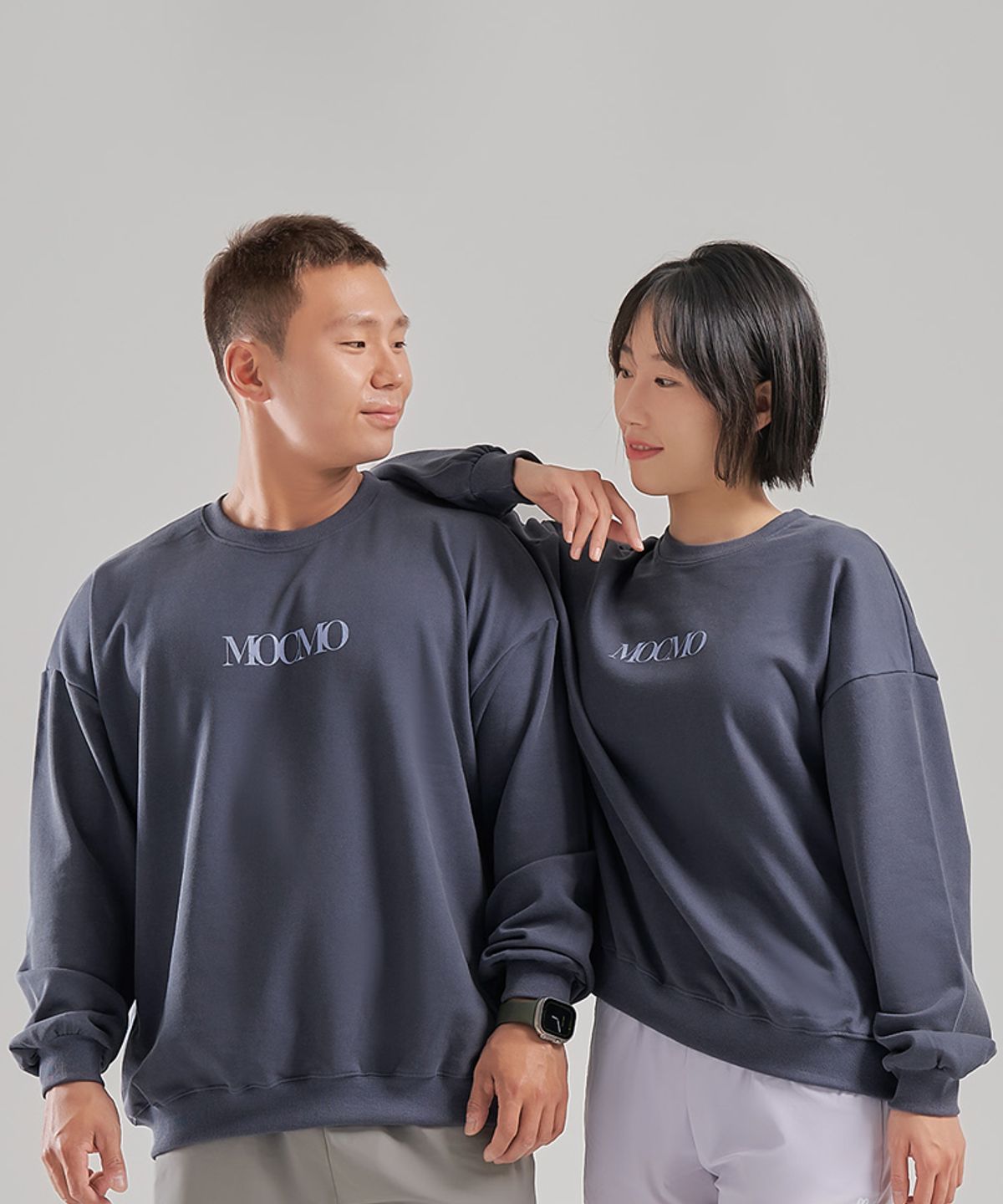 모크모(MOCMO) MOCMO 피그먼트 맨투맨(남녀공용)