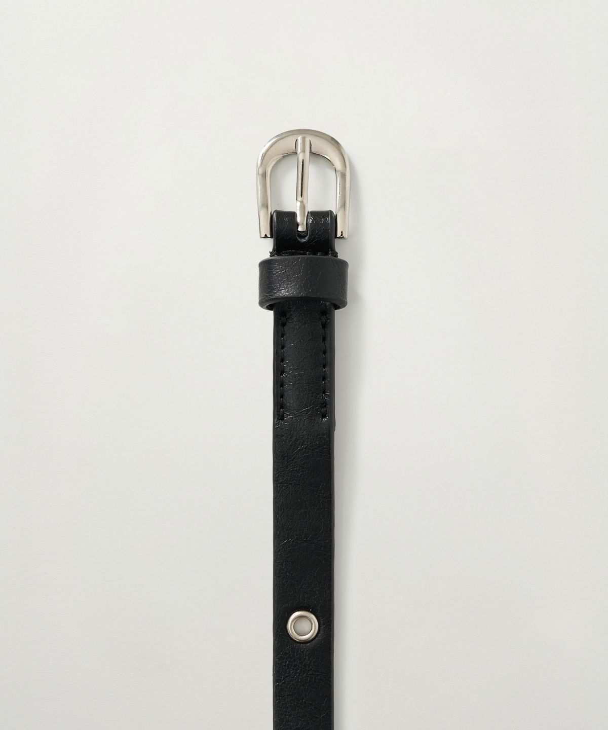 세터(SATUR) 아일렛 버클 벨트 블랙
