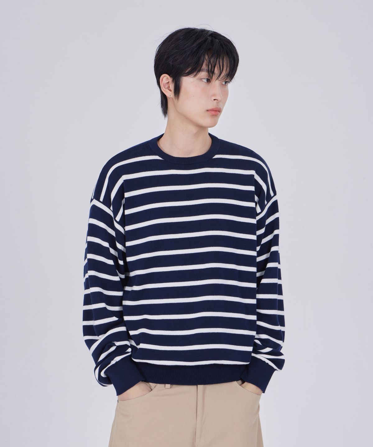 굿라이프웍스(GLW) 클래식 스트라이프 크롭 니트 네이비
