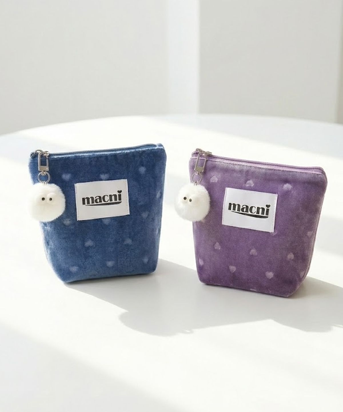 마크니(MACNI) HEART VELVET STANDY POUCH BLUE
