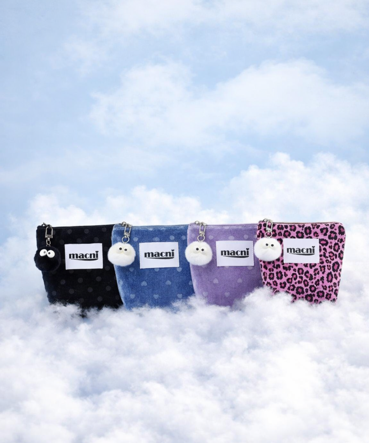 마크니(MACNI) HEART VELVET STANDY POUCH BLUE
