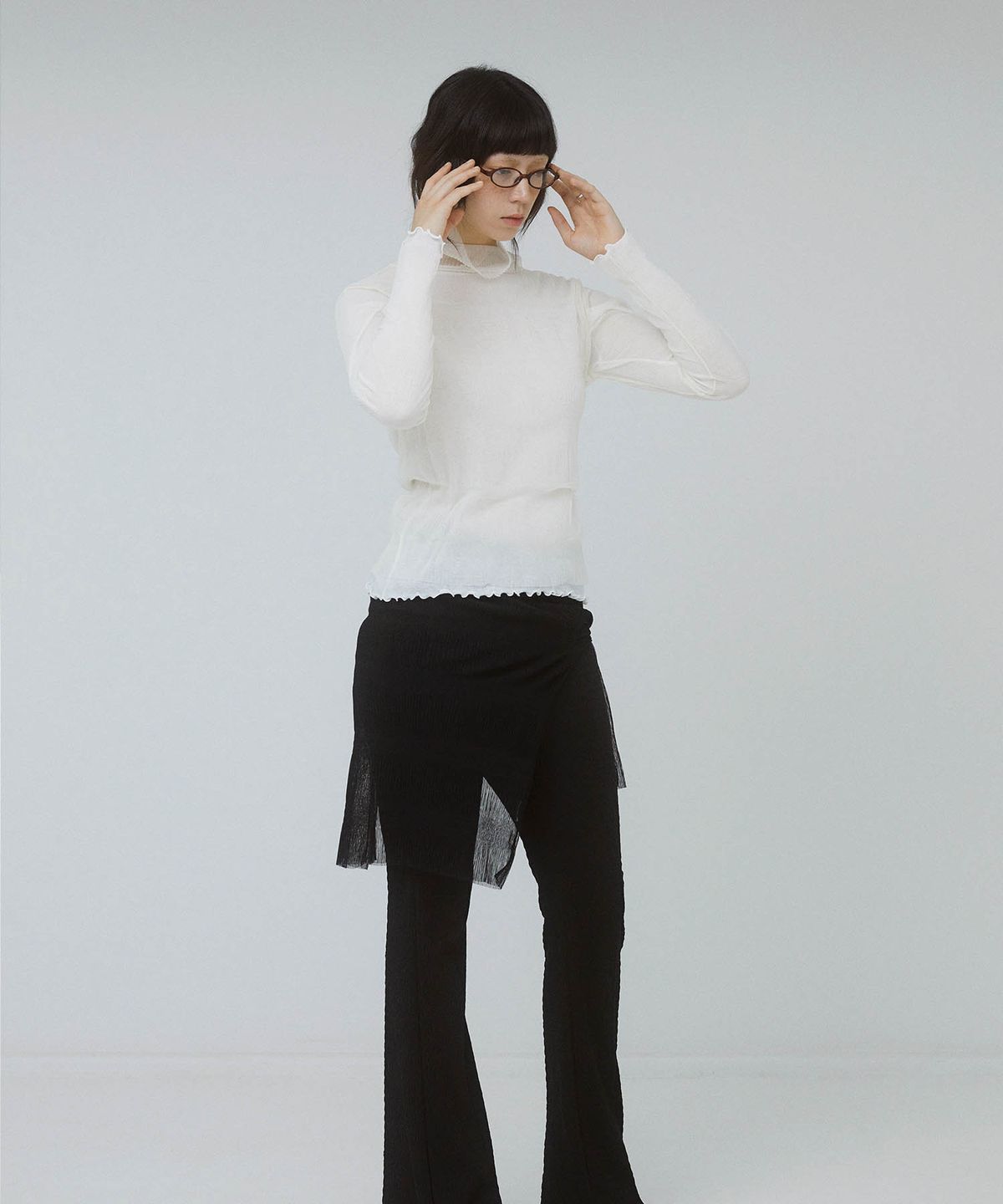 티백(TIBAEG) SHEER PLEATS LACE TOP BE 시어 플리츠 레이스탑 베이지