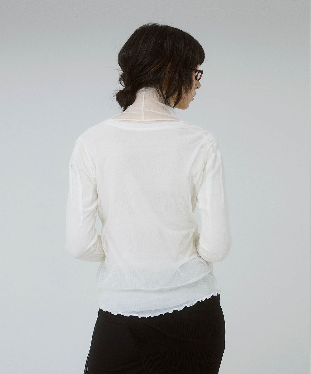 티백(TIBAEG) SHEER PLEATS LACE TOP BE 시어 플리츠 레이스탑 베이지