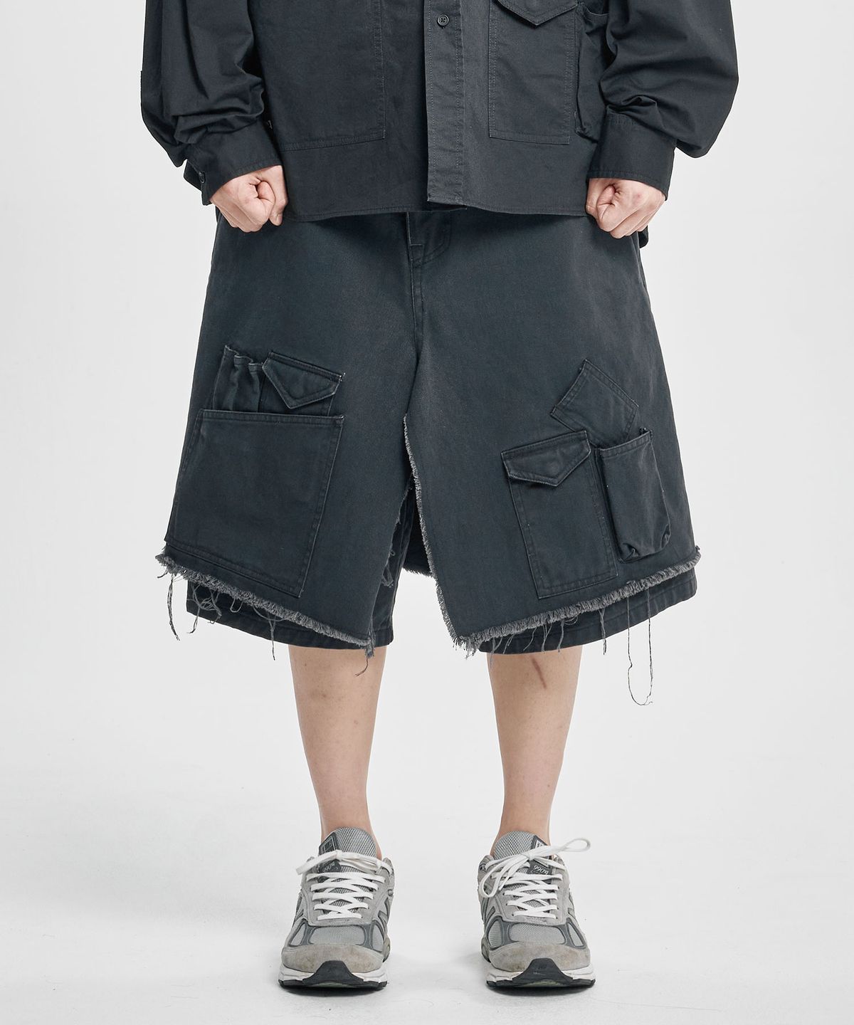 아조바이아조(AJOBYAJO) Washed Layered Cargo Skirt Shorts [BLACK]
