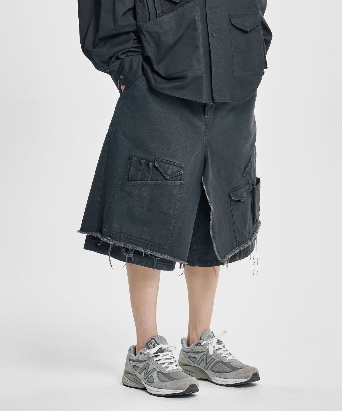 아조바이아조(AJOBYAJO) Washed Layered Cargo Skirt Shorts [BLACK]