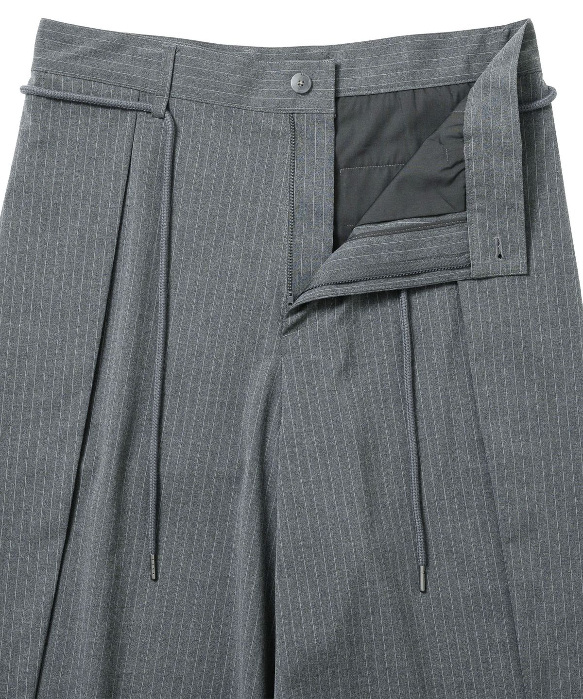 아조바이아조(AJOBYAJO) One Tuck Stripe Bermuda Pants [GREY]