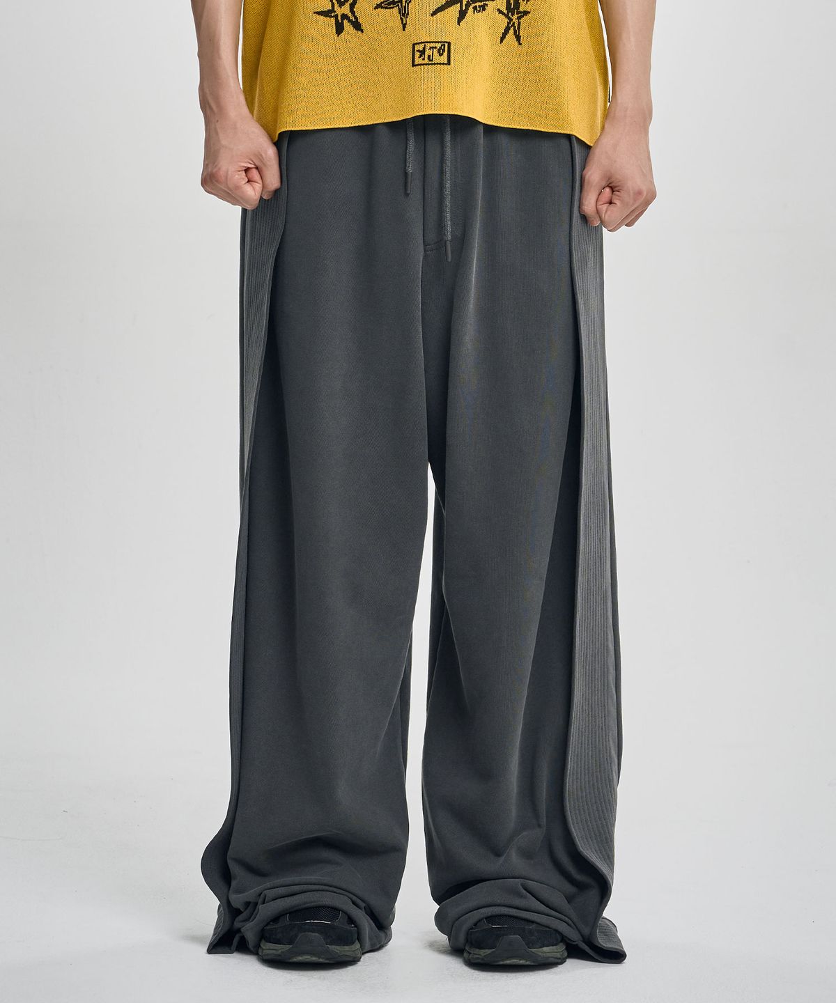 아조바이아조(AJOBYAJO) One Tuck Qulted Jersey Pants [CHARCOAL]