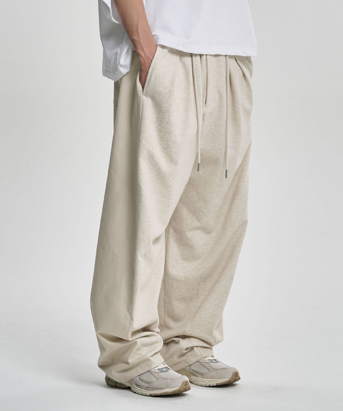 아조바이아조(AJOBYAJO) Dual Fabric Hybrid Pants [OATMEAL]