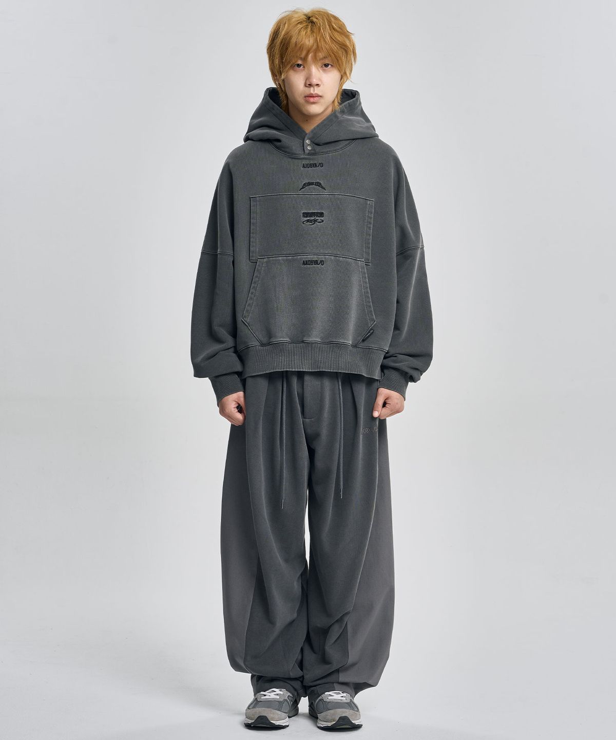 아조바이아조(AJOBYAJO) Dual Pocket Washed Hoodie [CHARCOAL]