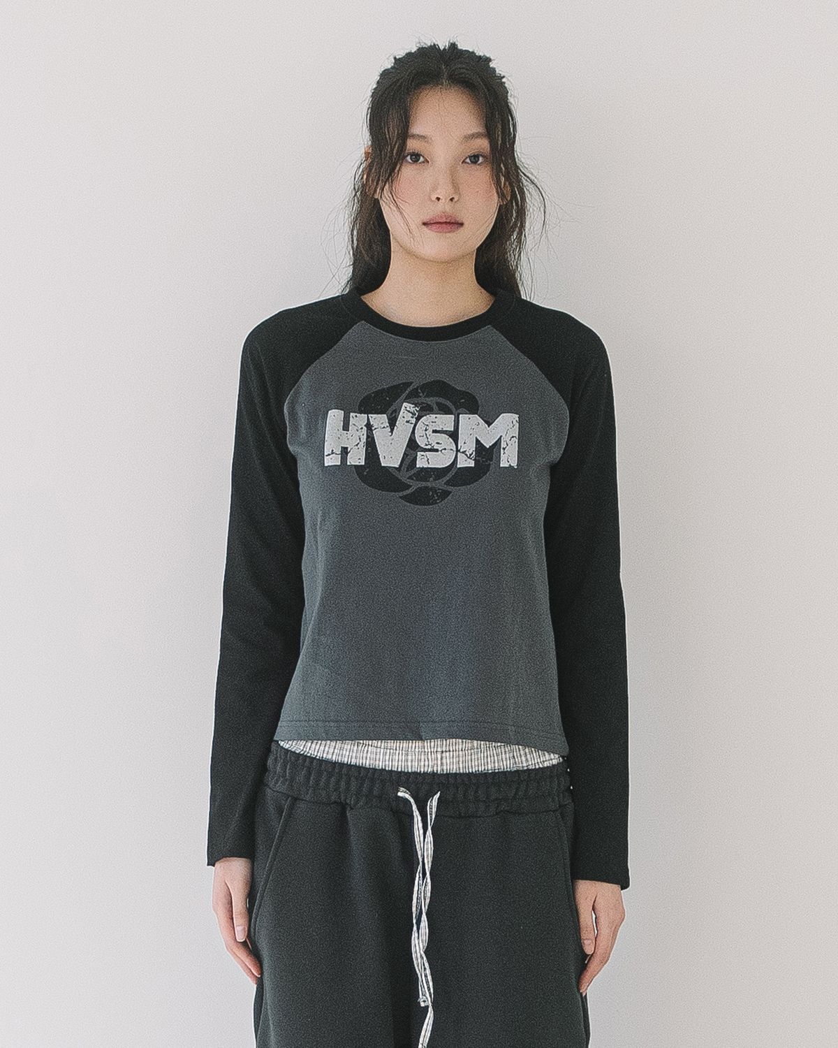 해비즘(HAVISM) ROSE RAGLAN L/S TEE(CHARCOAL)
