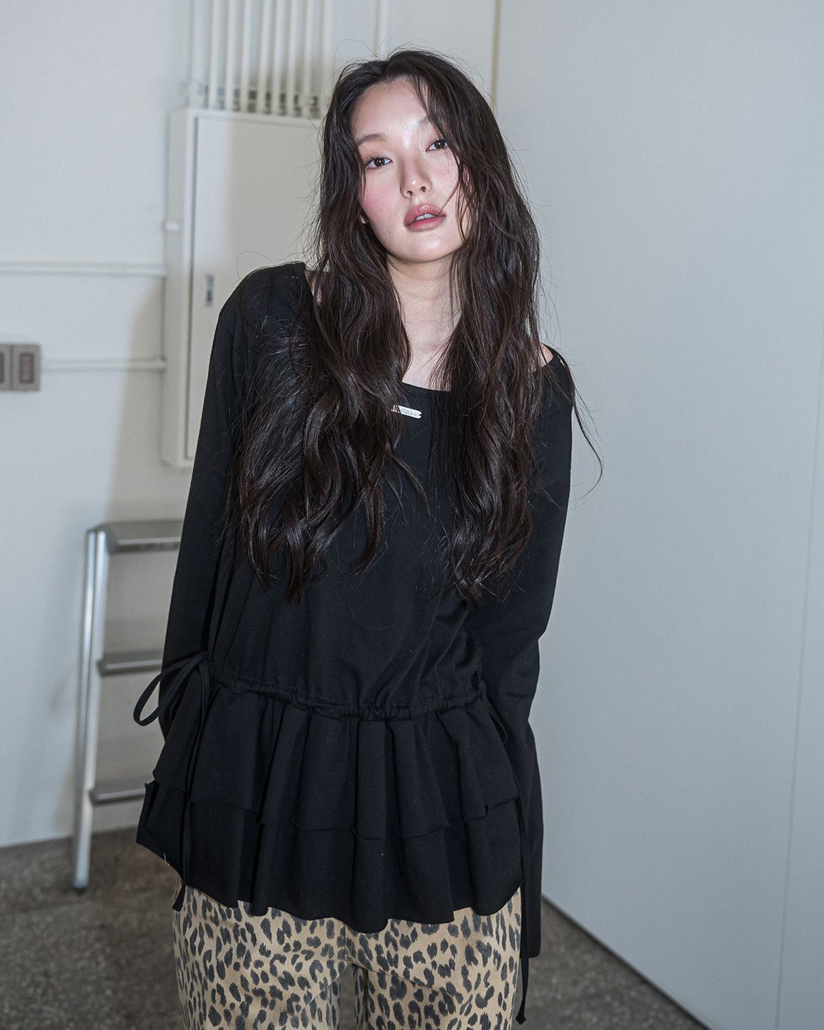 해비즘(HAVISM) DOUBLE FRILL L/S TEE(BLACK)