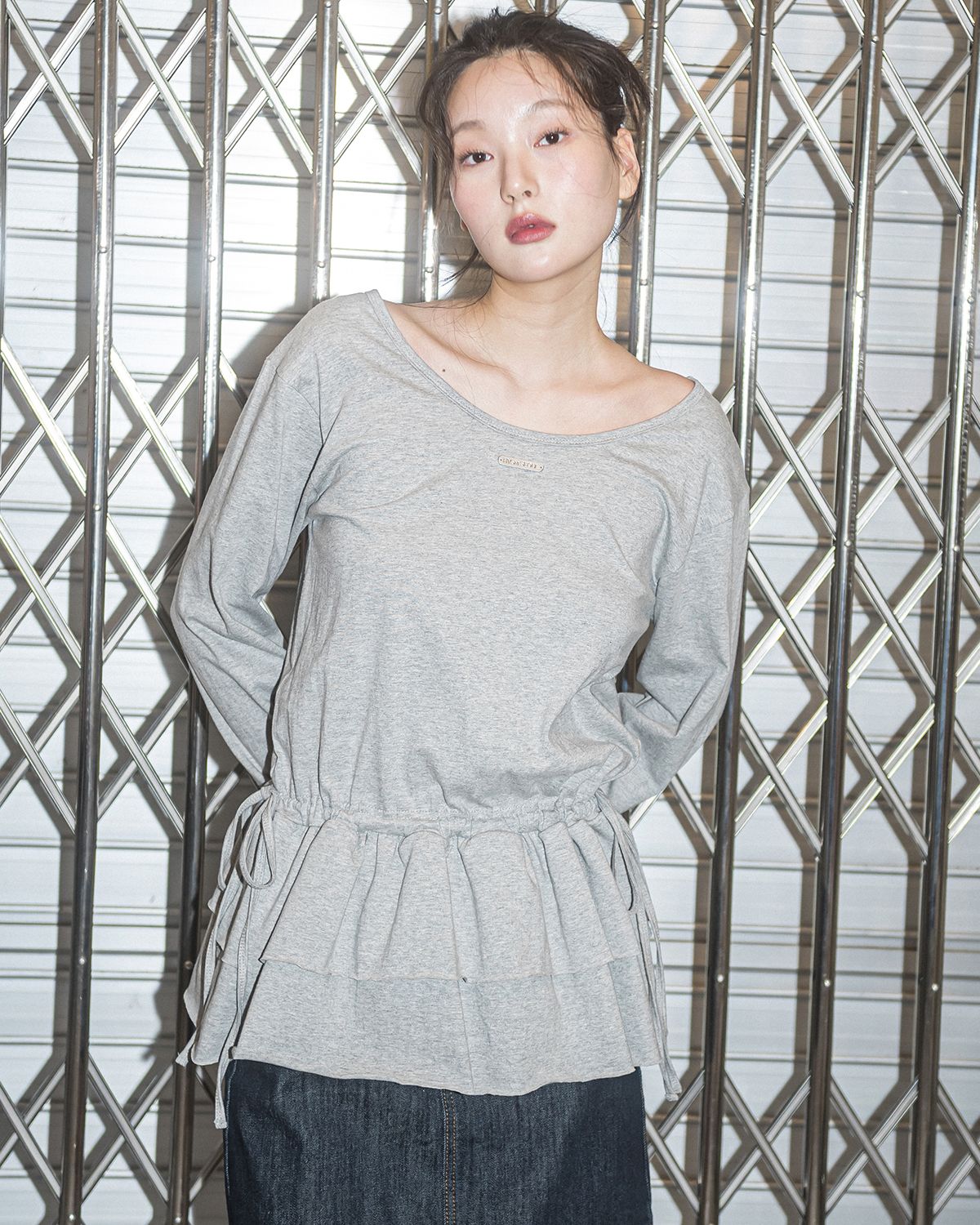 해비즘(HAVISM) DOUBLE FRILL L/S TEE(GREY)