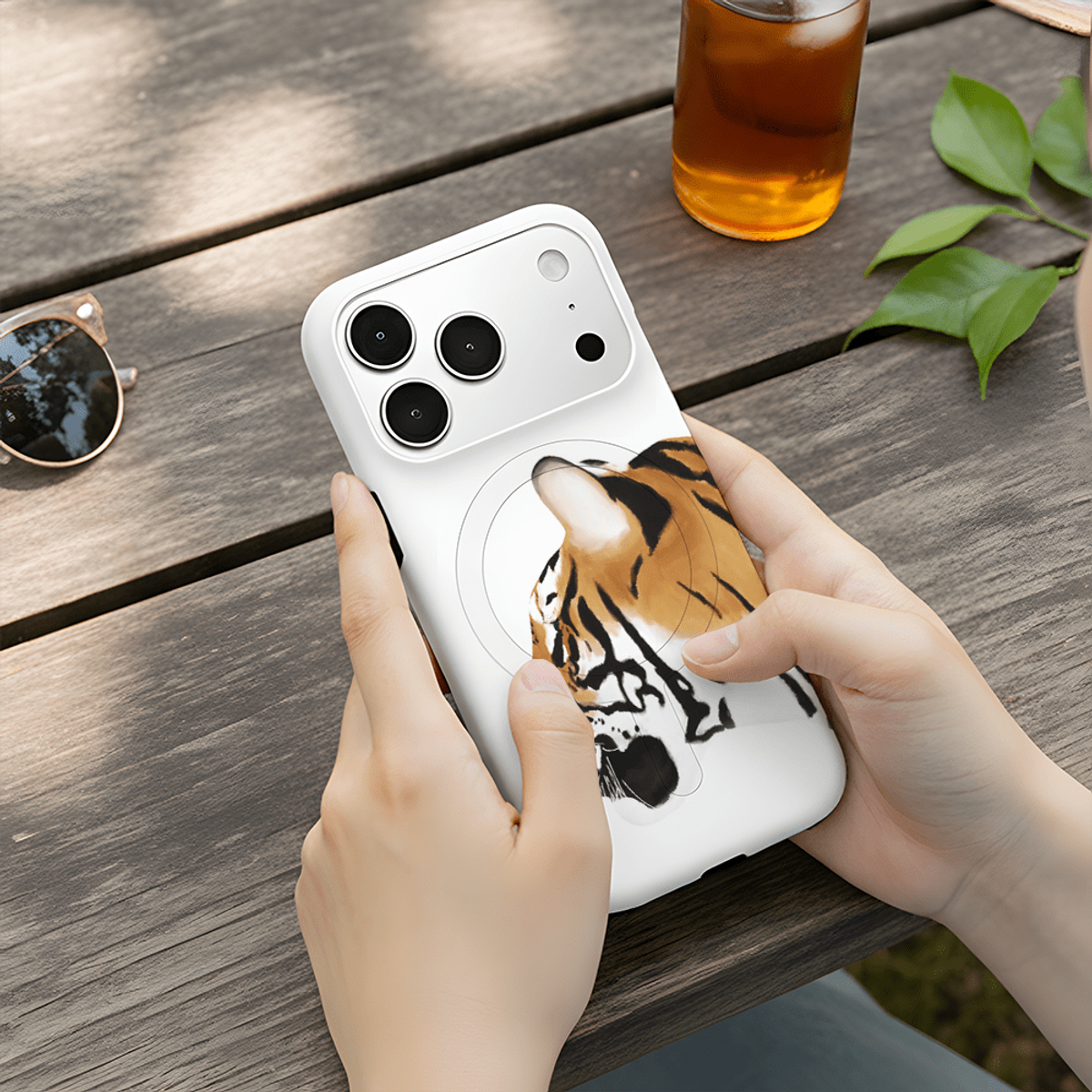 아칸(AKAN) 로즈레드 TIGER 맥세이프 하드케이스