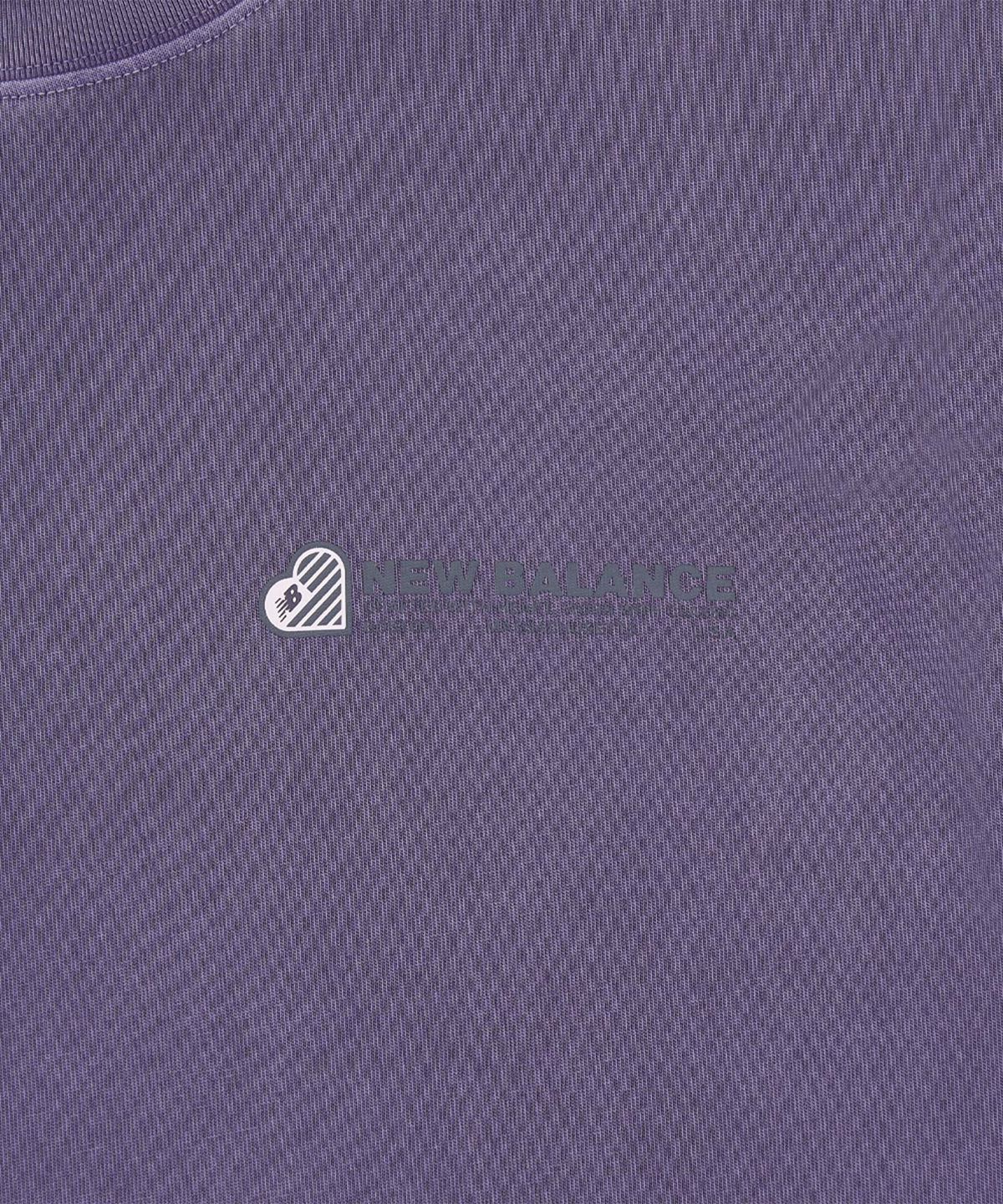 뉴발란스(NEW BALANCE) NBNEG2A073 / UNI NB 하트 그래픽 반팔티 (DARK PURPLE)