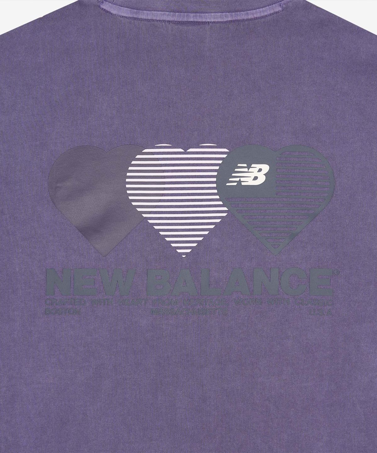 뉴발란스(NEW BALANCE) NBNEG2A073 / UNI NB 하트 그래픽 반팔티 (DARK PURPLE)