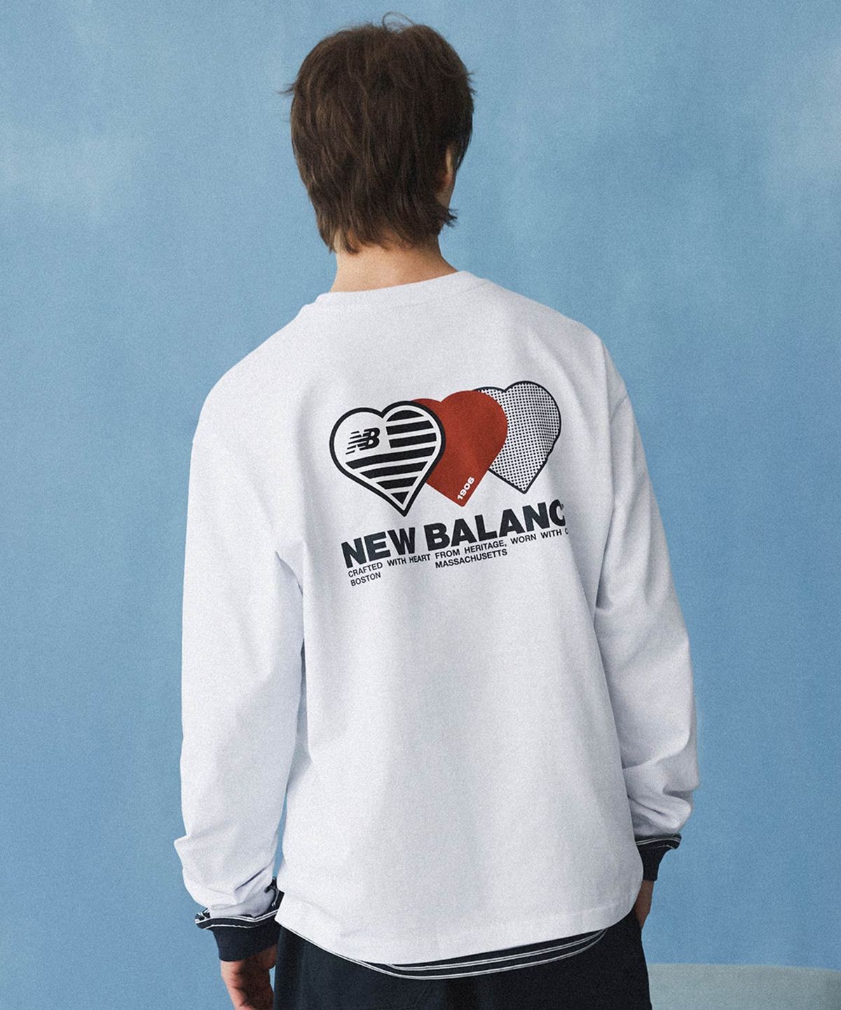 뉴발란스(NEW BALANCE) NBNDG2A013 / UNI NB 하트 그래픽 긴팔티 (WHITE)
