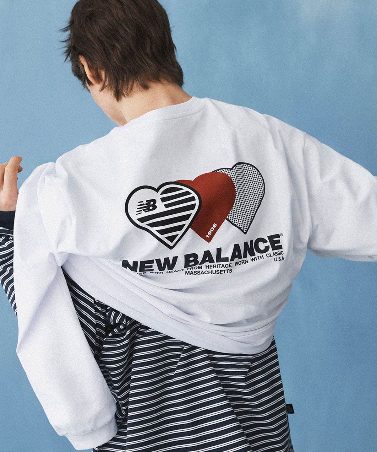 뉴발란스(NEW BALANCE) NBNDG2A013 / UNI NB 하트 그래픽 긴팔티 (WHITE)