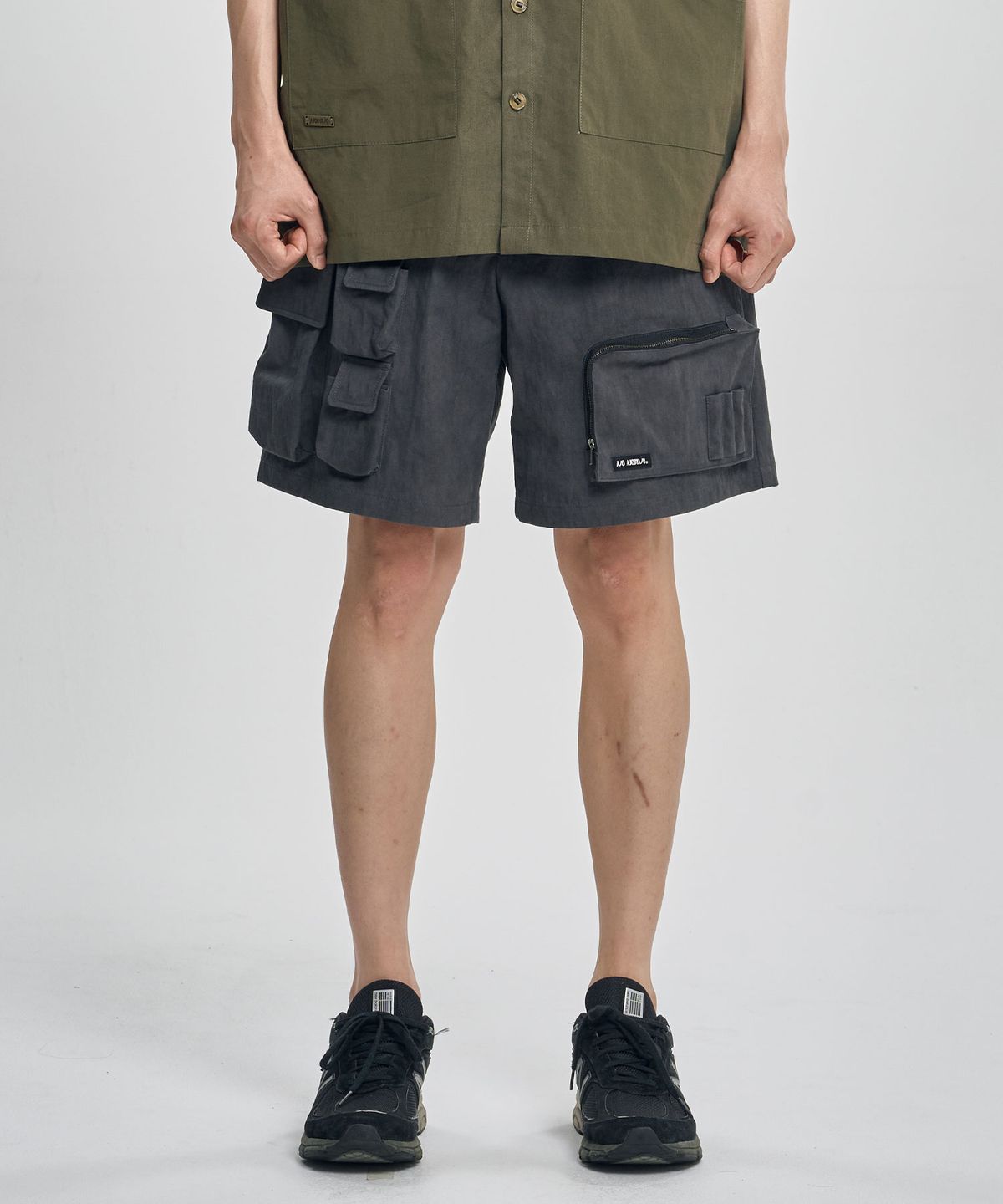 아조바이아조(AJOBYAJO) Printed Tie-Dye Cargo Shorts [CHARCOAL]
