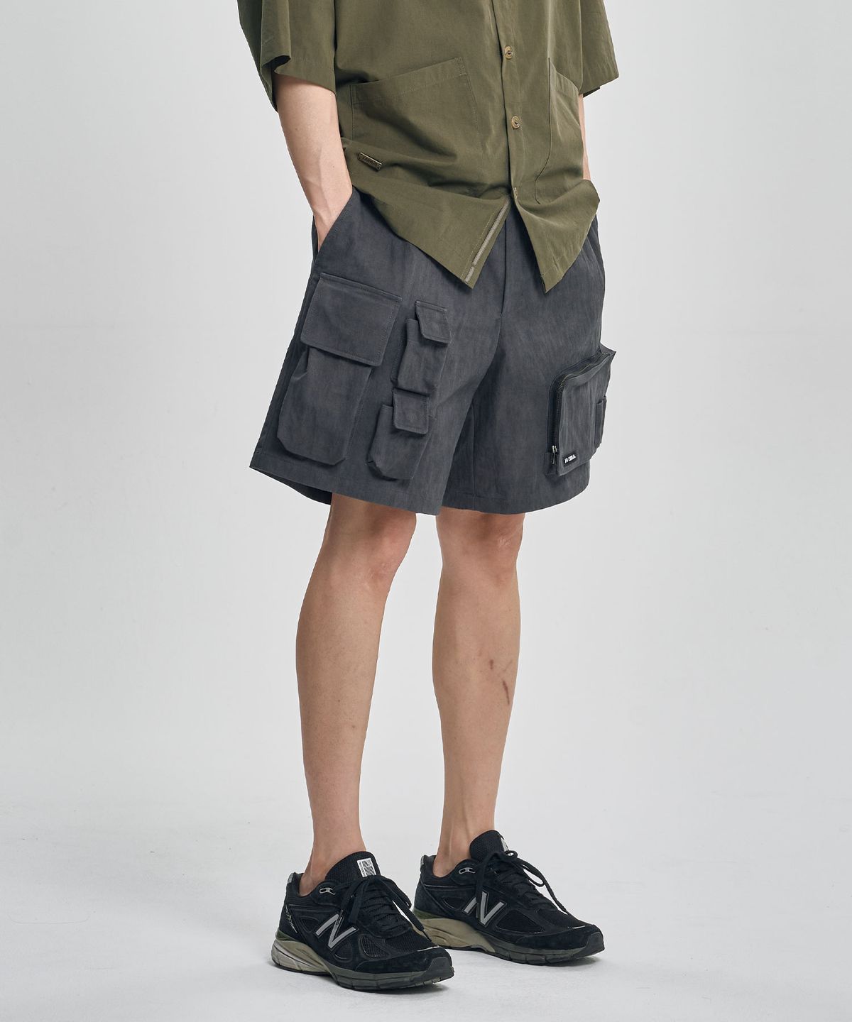 아조바이아조(AJOBYAJO) Printed Tie-Dye Cargo Shorts [CHARCOAL]