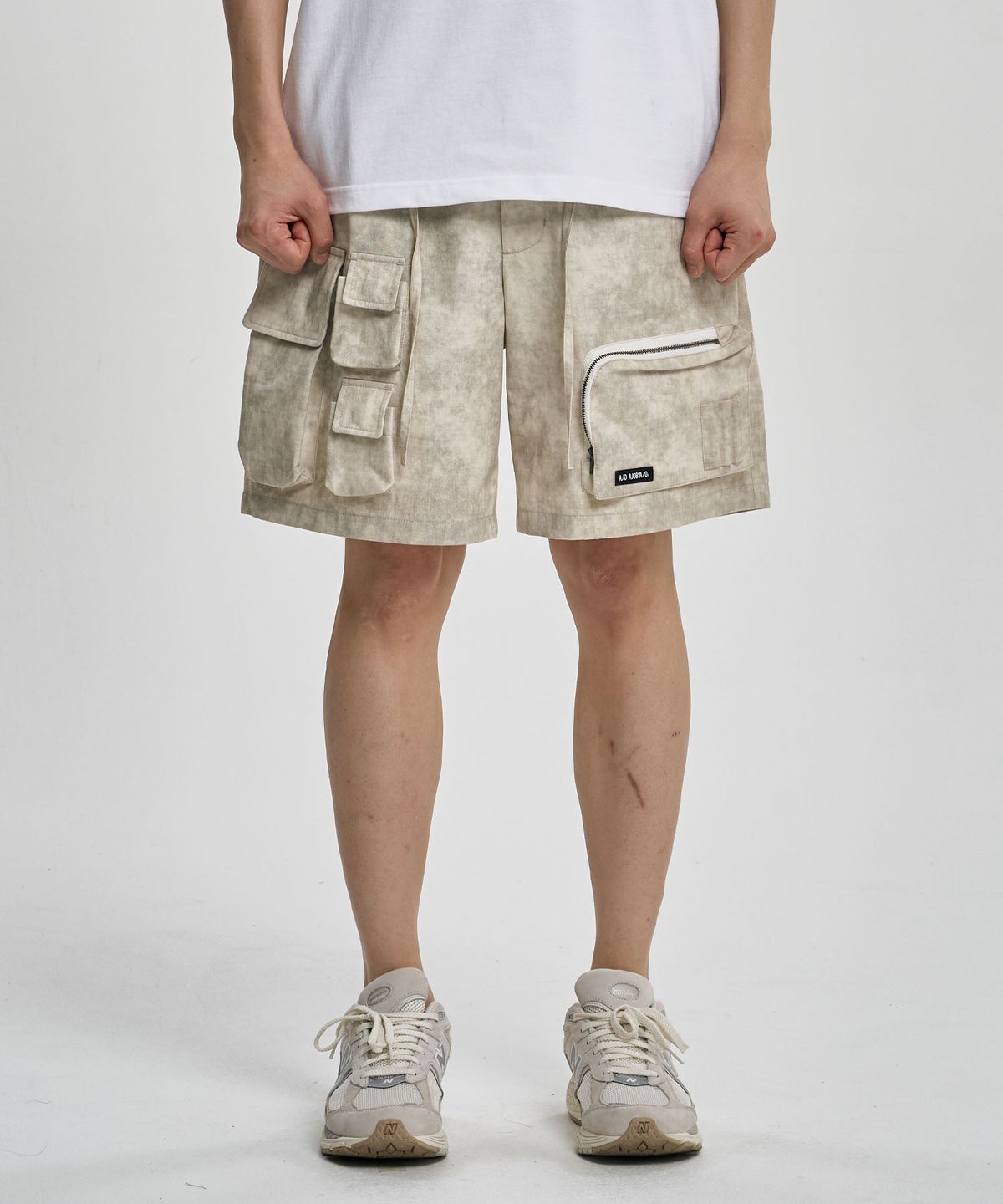아조바이아조(AJOBYAJO) Printed Tie-Dye Cargo Shorts [IVORY]