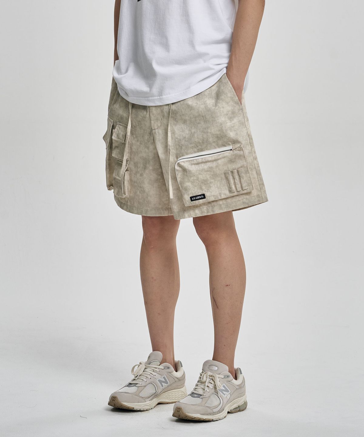 아조바이아조(AJOBYAJO) Printed Tie-Dye Cargo Shorts [IVORY]