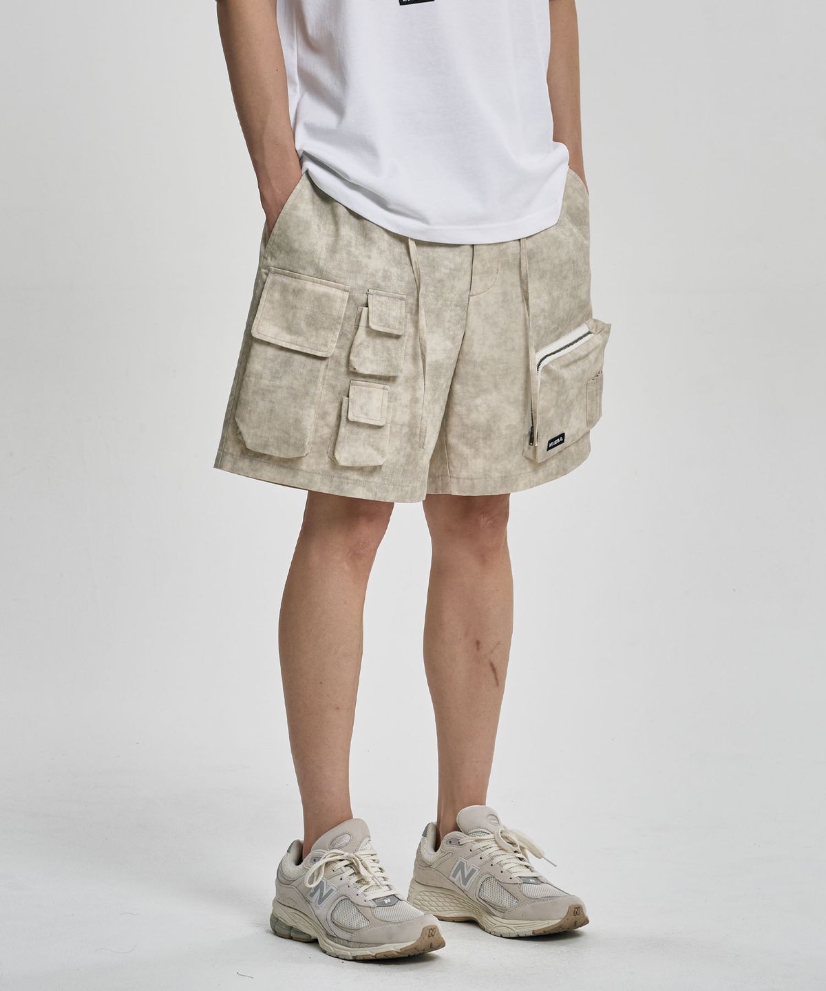 아조바이아조(AJOBYAJO) Printed Tie-Dye Cargo Shorts [IVORY]