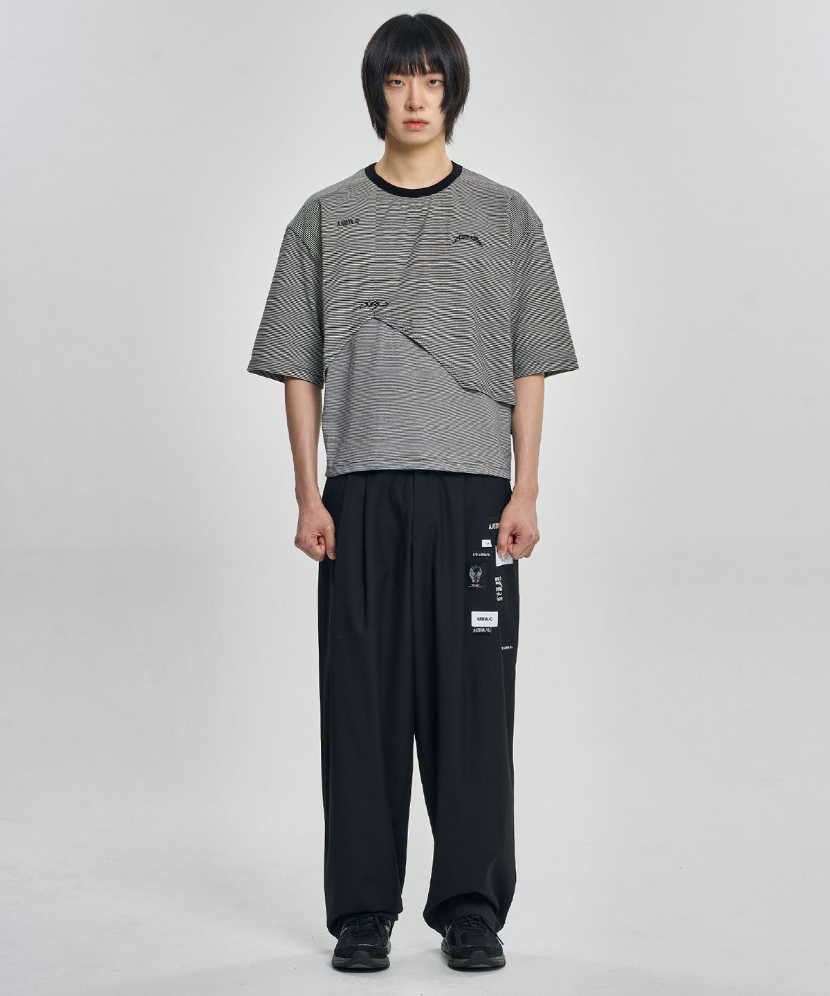 아조바이아조(AJOBYAJO) Paneled Stripe Cropped T-Shirt [BLACK]