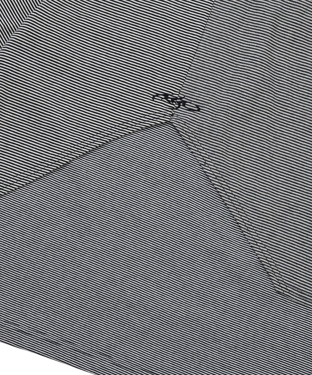 아조바이아조(AJOBYAJO) Paneled Stripe Cropped T-Shirt [BLACK]