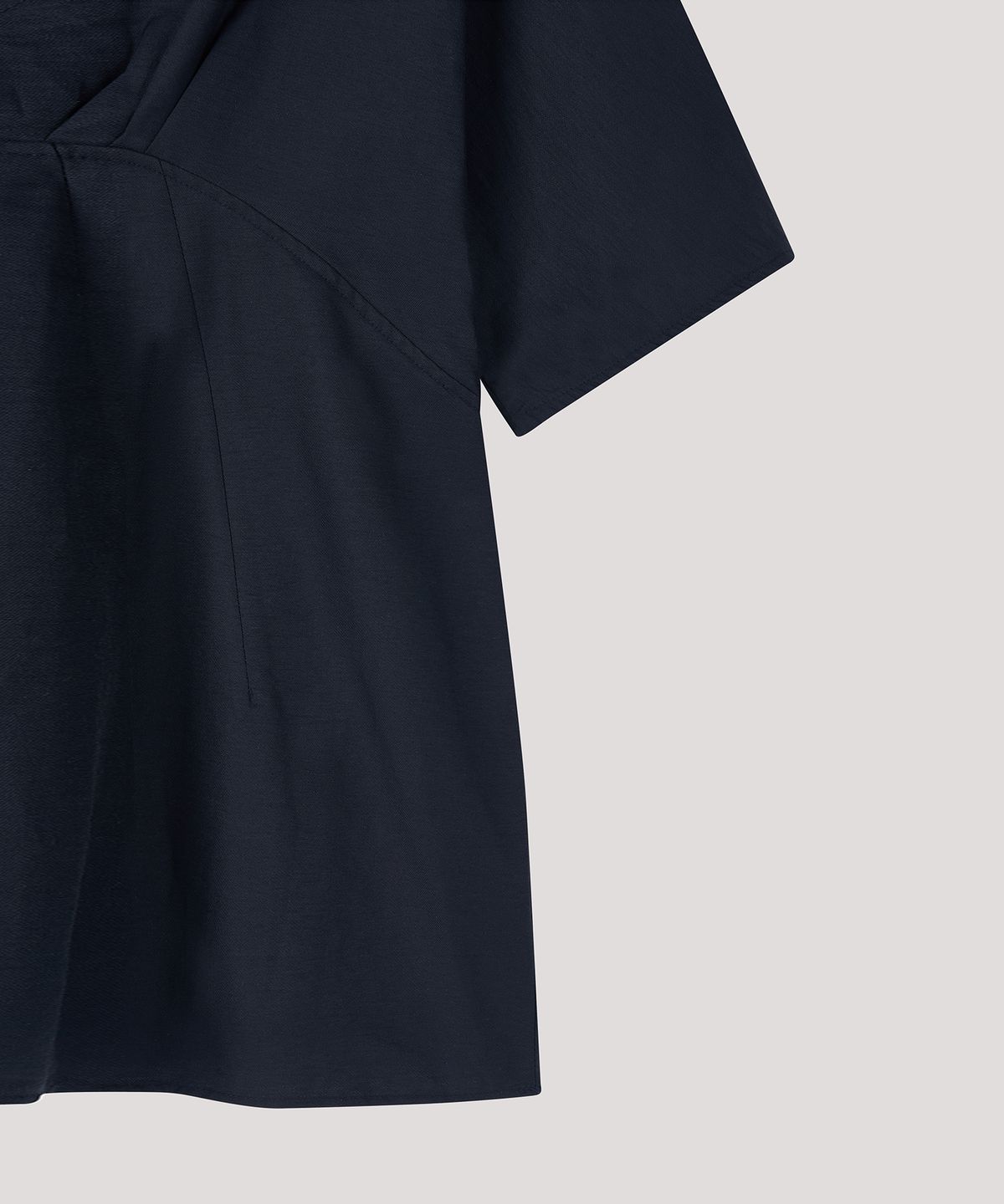 더 릴(THE LILLE) Linen V-neck Blouse_Navy