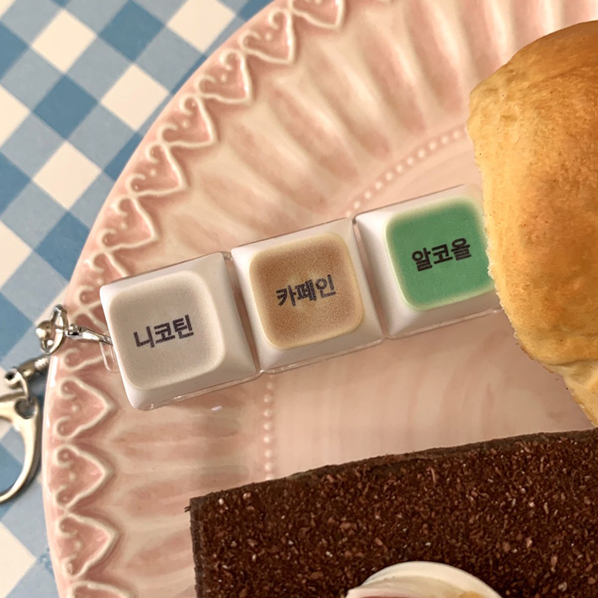 위드썸(WITHSOME) [withsome made]니코틴 카페인 알코올 LED 키캡 키링(3구)