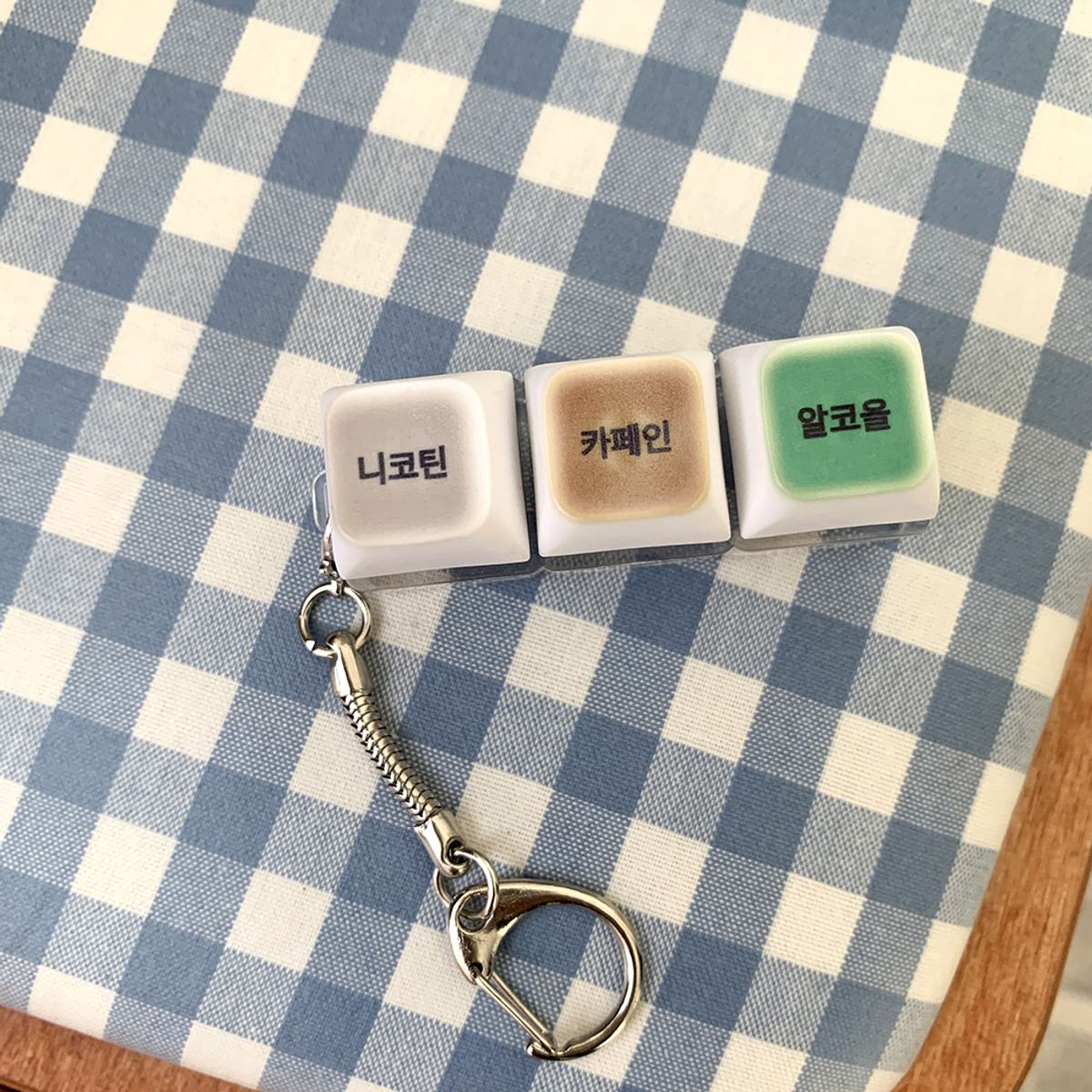 위드썸(WITHSOME) [withsome made]니코틴 카페인 알코올 LED 키캡 키링(3구)