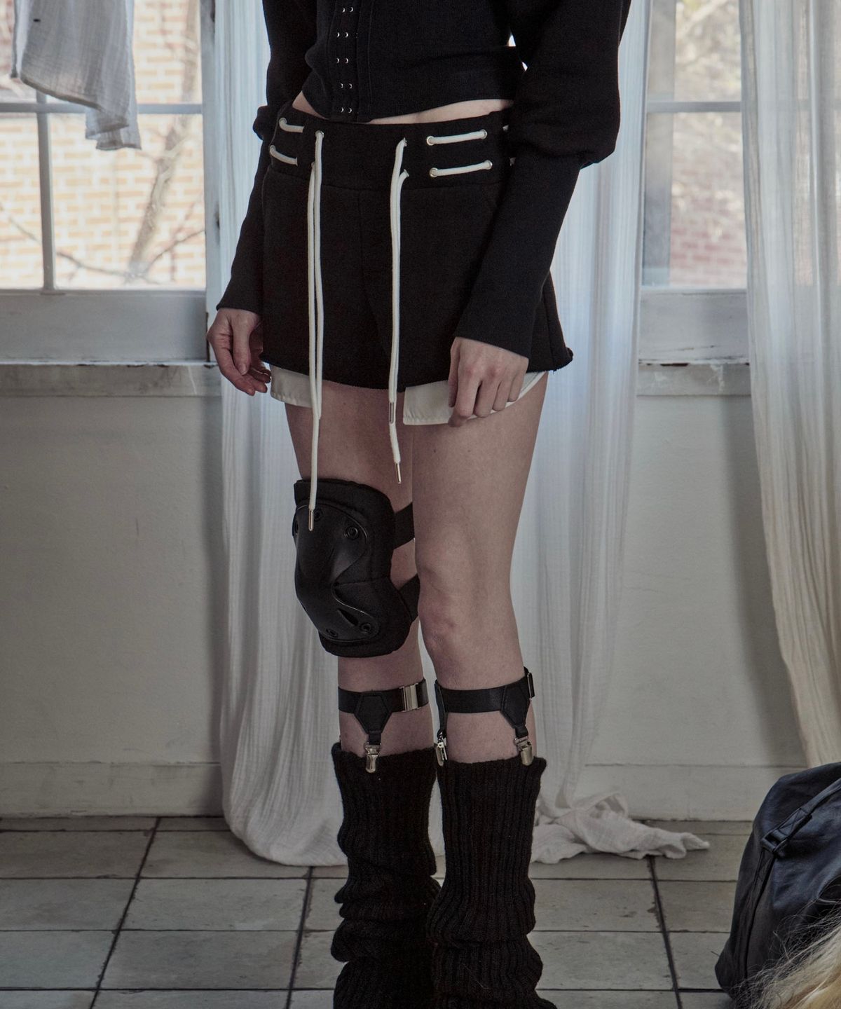 피아체(PIARCHE) EYELET STRING SHORTS