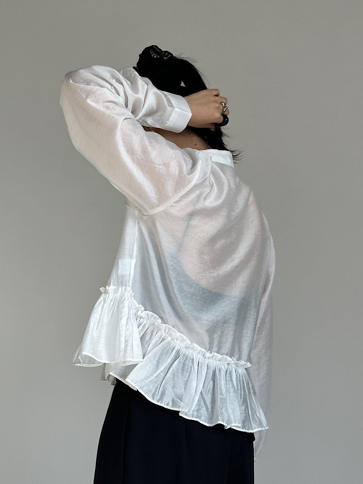 아포엠(APOEM) Frill Gathered Blouse (3C)
