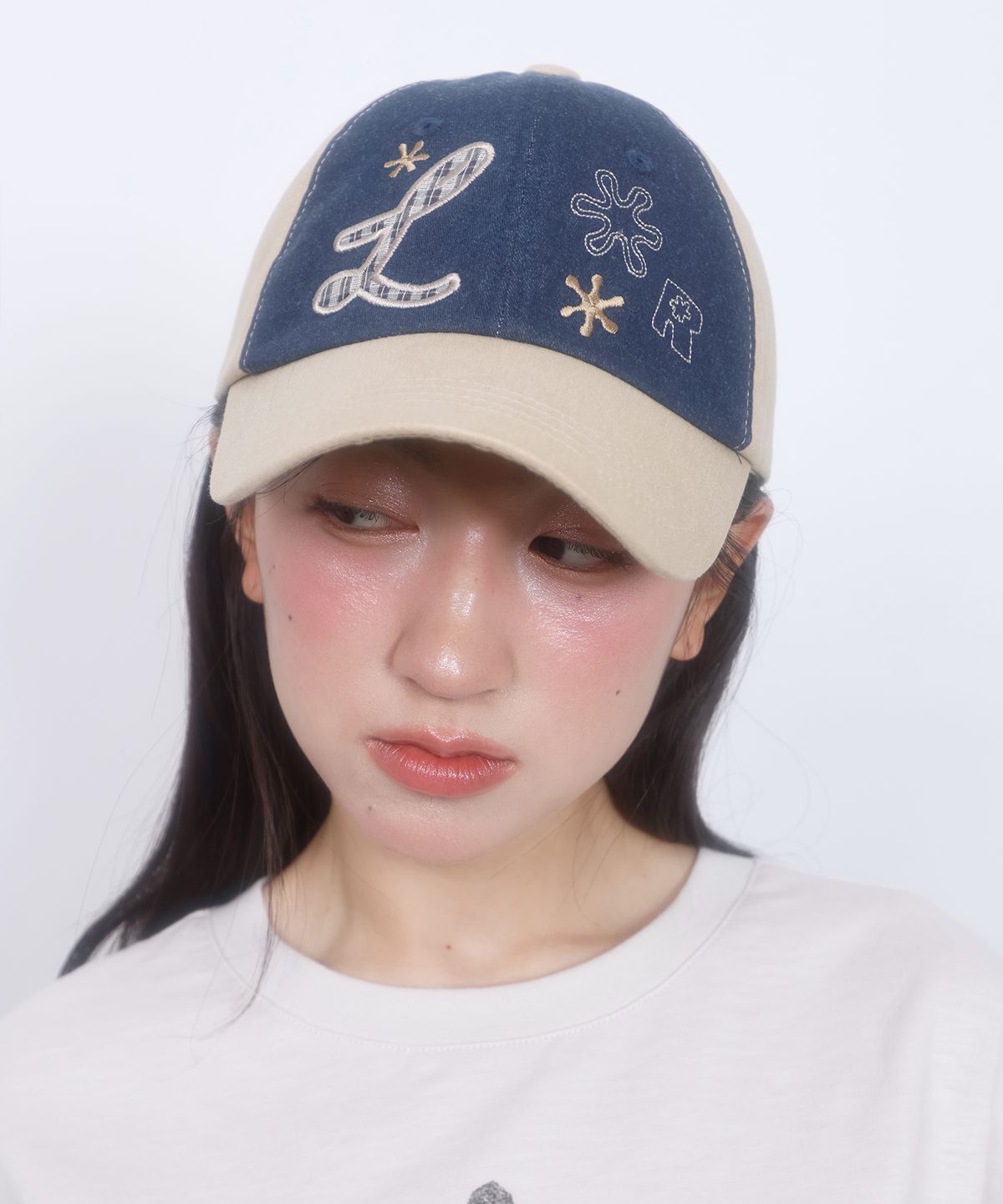 엘엠알(LMR) 모티프 아플리케 자수 투톤 볼캡 BEIGE
