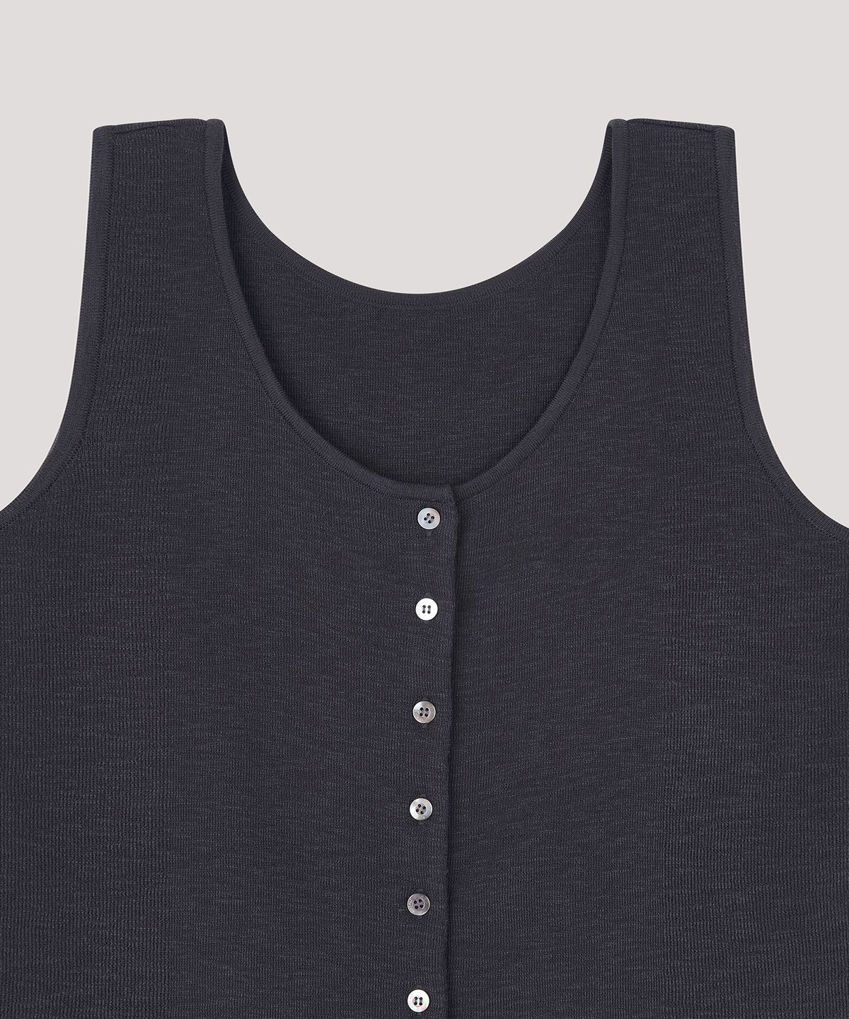 더 릴(THE LILLE) Button Sleeveless Knit_Charcoal