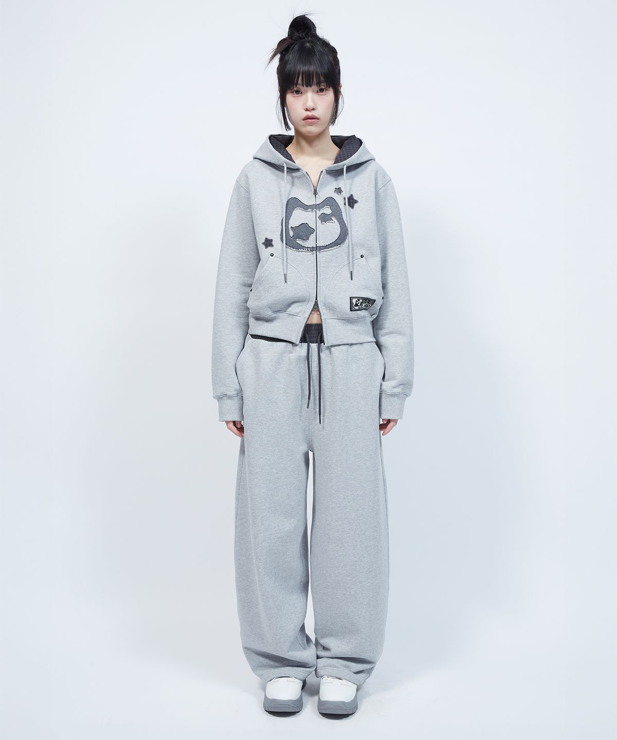 엘엠알(LMR) 스타 아플리케 포인트 스트링 스웻 팬츠 GREY