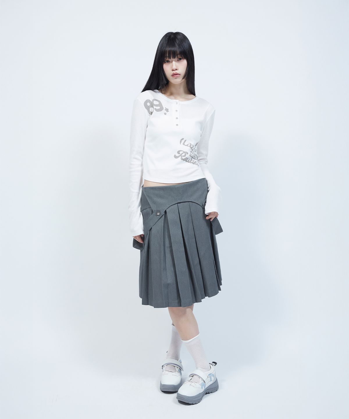 엘엠알(LMR) 레터링 그래픽 와플 헨리넥 긴팔 티셔츠 IVORY